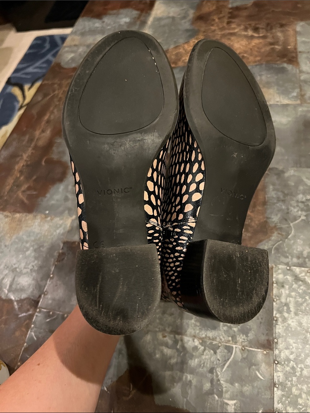 Vionic Kamryn Black Spot Waterproof Leather Ankle Booties Size 8 - Picture 12 of 13